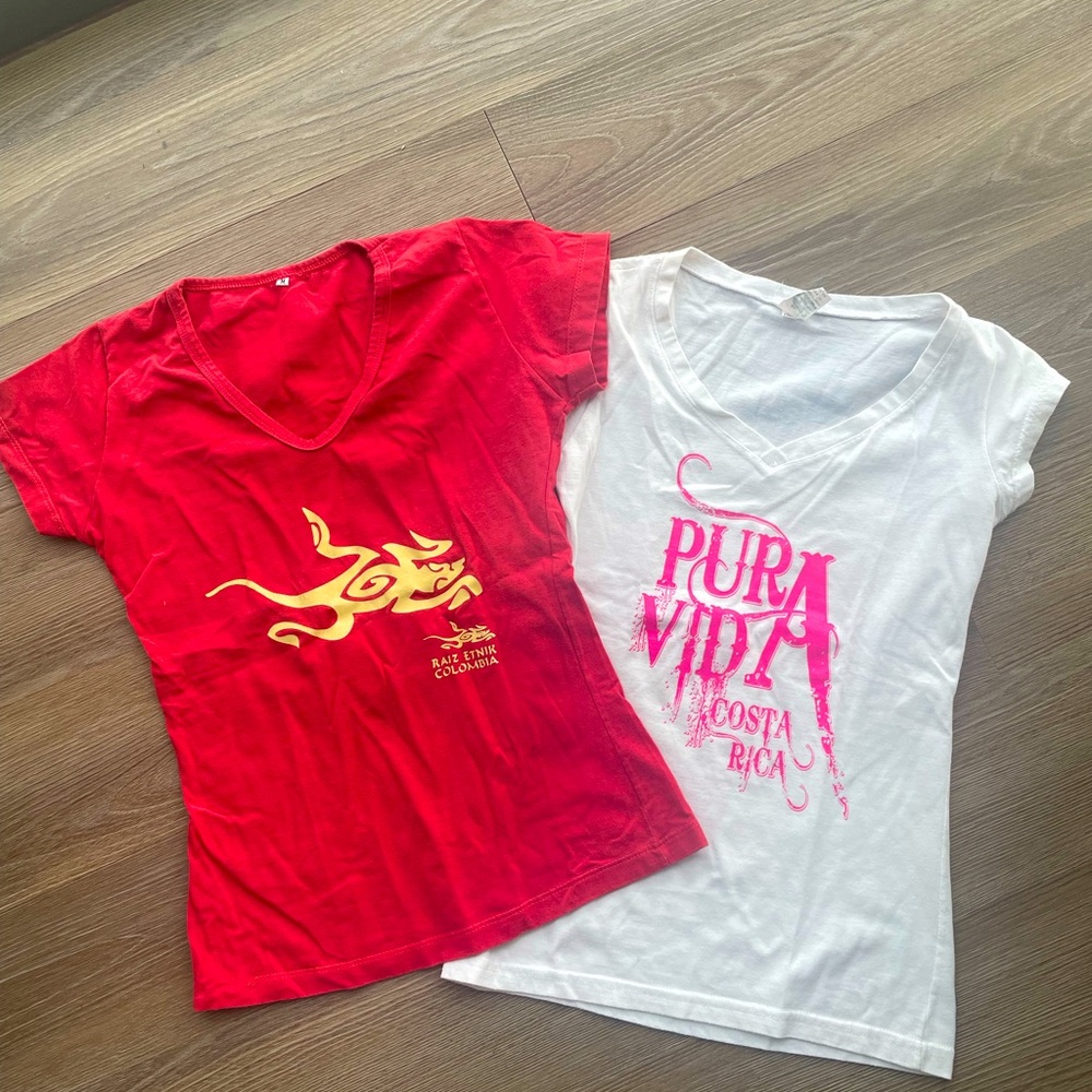 Bundle of 2 tees - cotton red and white graphic